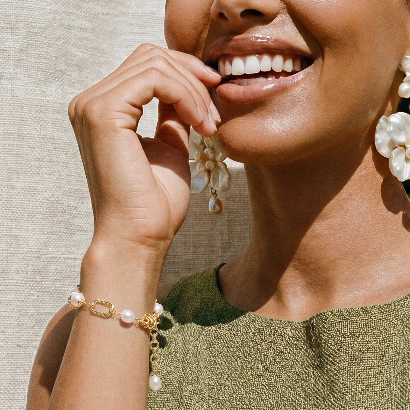 Pulsera de Cadena con Perla Dorada